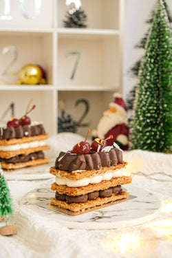 X'mas Black Forest Petit Mille Feuille