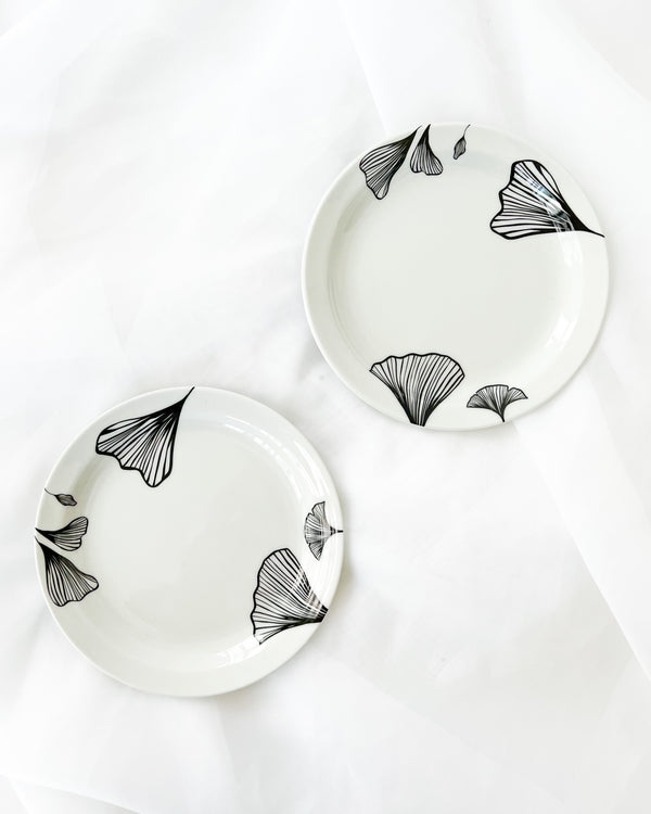 The Cakery Gingko Plates (Set of Two)