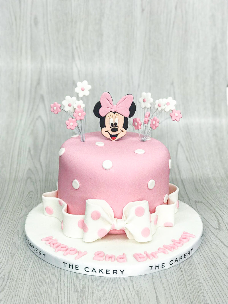 There's a SECRET Hiding Inside the Minnie Mouse Cake in Magic Kingdom | the  disney food blog